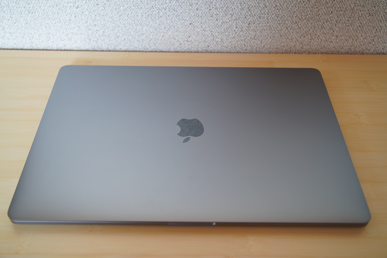 macbook pro 2018 15インチ　i7/16gb/560x